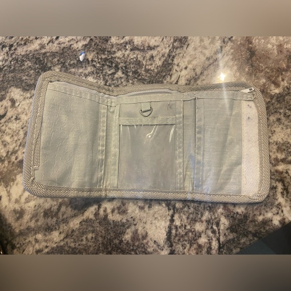 2000s SpongeBob wallet - Picture 3 of 5